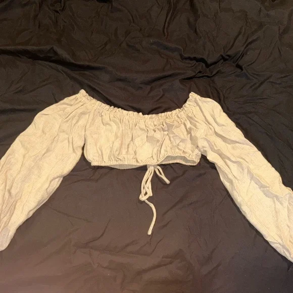 Adika Off-Shoulder Beige Crop Top - Picture 3 of 3